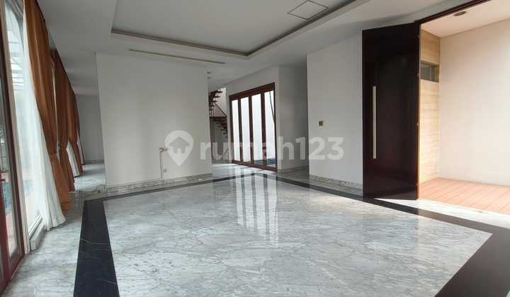 Rumah Hunian Elit di Daerah Simprug, Jakarta Selatan 2