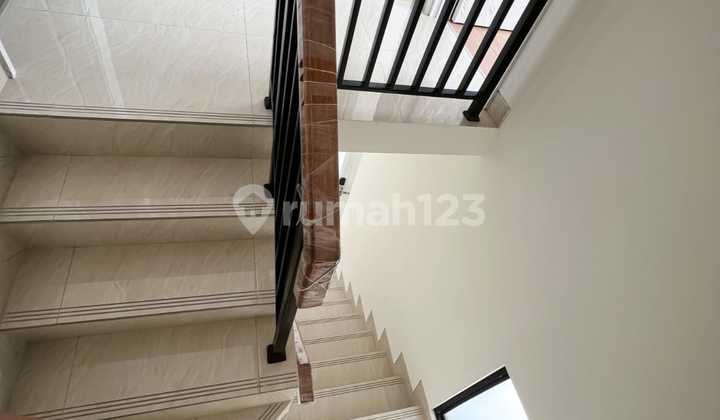 Disewakan Rumah Lavon 2 Cluster Citrine Uk.7x17 Kondisi Baru Nego 9