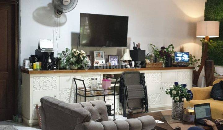 ruang keluarga jual rumah di cinere estate