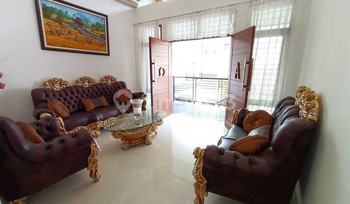 Jual Rumah Bagus Siap Huni SHM 4 LT di Palmerah Jakarta Barat 2