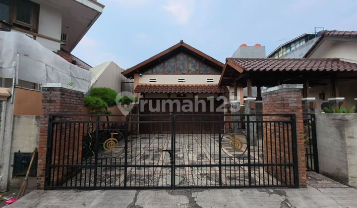 Dijual Rumah Di B S D Tangerang Selatan