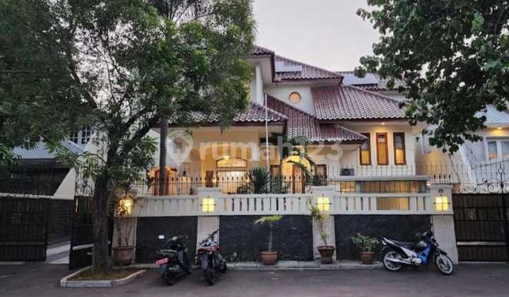 For Sale Furnished 3-Story House on Jl. Brawijaya Dharmawangsa, South Jakarta.