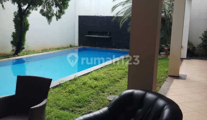 Menteng Good Location Quiet, Textured