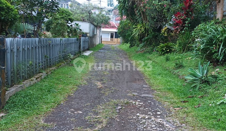 Large Villa in Hegarmanah, Bandung with Extensive Land 2
