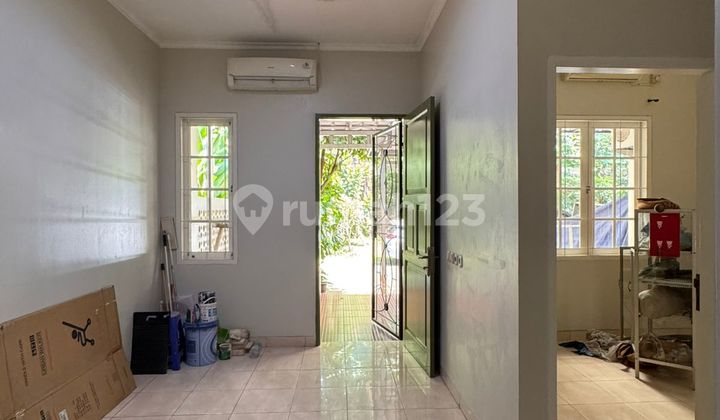 For Rent 1-Story House in Front of Garden Semi-Furnished at De Latinos BSD
