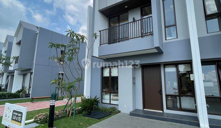 Rumah Modern Minimalis Strategis Paramount Petals Tangerang 1