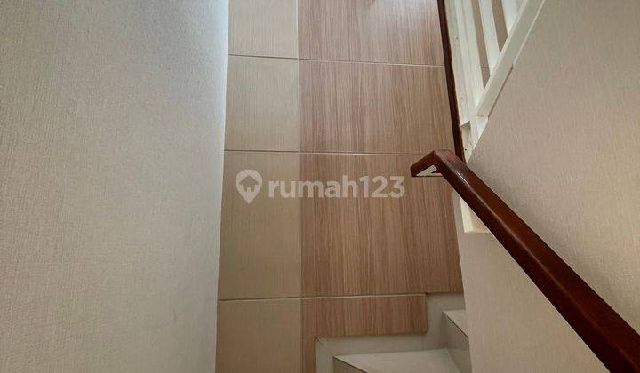 Rumah Modern Minimalis Strategis Paramount Petals Tangerang 2