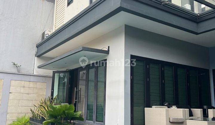 Rumah Modern Kolam Renang Full Furnished Duta Buntu Jakarta Barat 2