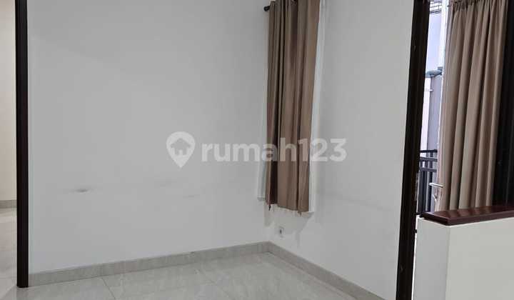 Rumah Full Renov Modern Minimalis Siap Huni Kawasan The Mozia BSD 2