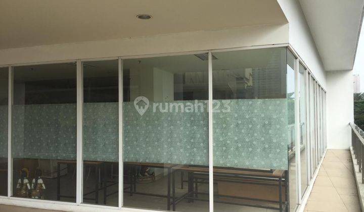 Ruko Split Level Besar Dalam Kawasan Apartemen Treepark Bsd 2