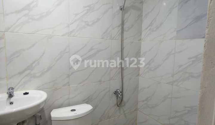 Rumah Modern Minimalis Baru Siap Huni Kawasan Villa Melati Mas 2