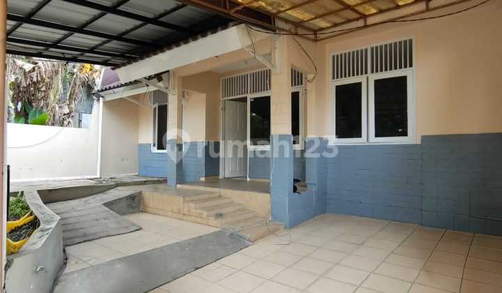 Disewakan Rumah Rapih Siap Huni Kawasan Villa Melati Mas BSD Disewakan Rumah Rapih Siap Huni Kawasan Villa Melati Mas BSD