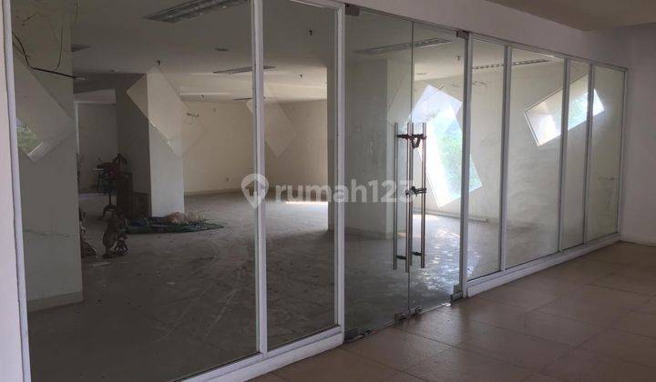 Ruko Split Level Besar Dalam Kawasan Apartemen Treepark Bsd 2