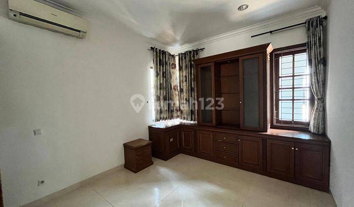 Rumah Cantik Full Furnished Halaman Luas Telaga Golf Vermont Bsd 2