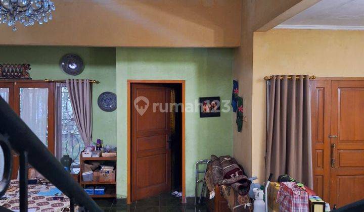 Harga Terbaik Rumah Hoek Perempatan Ramai Jalan Kencana Loka Raya 2