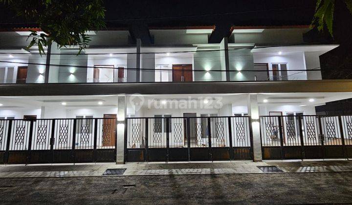 Dijual rumah bagus sudah renovasi dalam komplek di Jakarta selatan siap huni dan free kitchen 2