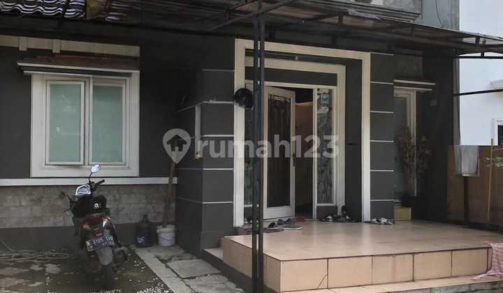 Depan Taman Rumah Di Lippo Cikarang View Bagus 2