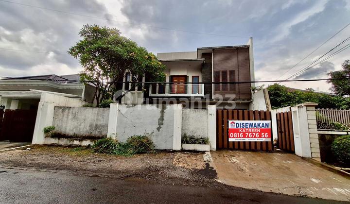 Rumah 2 Lantai dengan 4 Kamar Tidur di Cilandak Jaksel Rumah 2 Lantai dengan 4 Kamar Tidur di Cilandak Jaksel