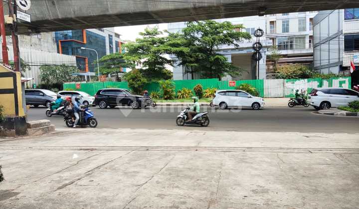 Ruang Usaha Disewakan Lokasi Sangat Strategis, di Kebayoran Lama  1