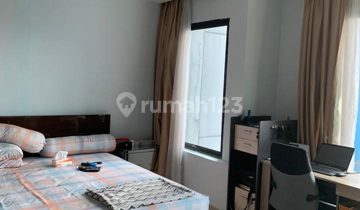 Apartemen Hamptons View Golf Lantai Medium 2