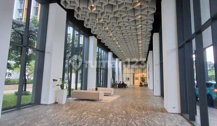 Modern Spacious Apartment