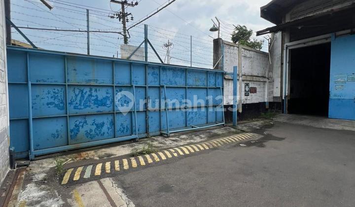 Gudang 2 Lantai Bagus HGB di Raya Kletek Nol Jalan