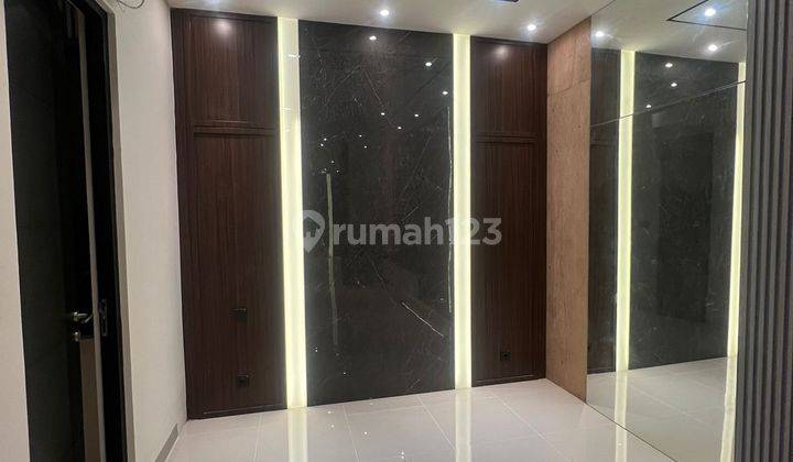 Rumah 2 Lantai Baru Semi Furnished di Babatan Pantai Siap Huni 2