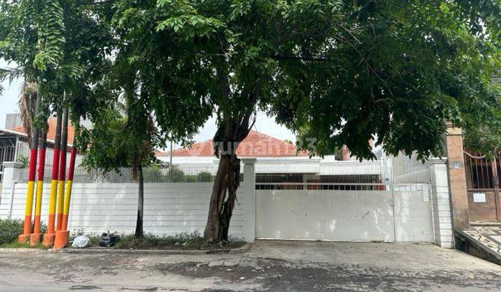 Rumah Bagus SHM di Raya Dharmahusada Utara Siap Huni 1