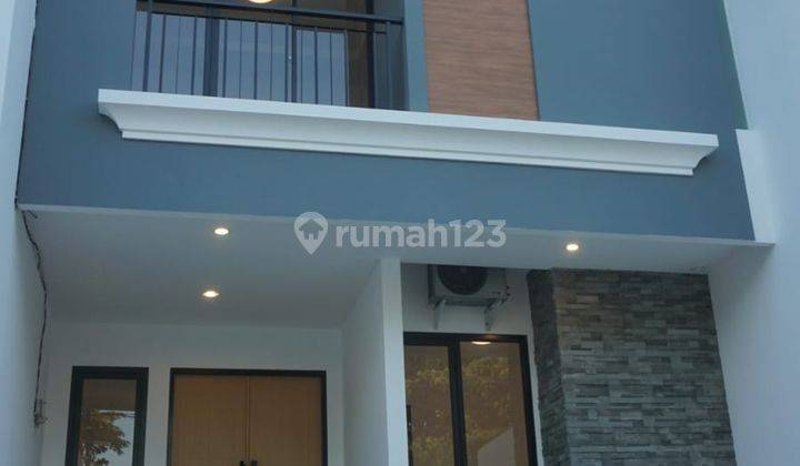 Rumah 2 Lantai Baru SHM di Jemur Andayani Siap Huni  1