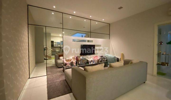 Rumah 2 Lantai Bagus Furnished SHM di Dian Istana Park Avenue 2