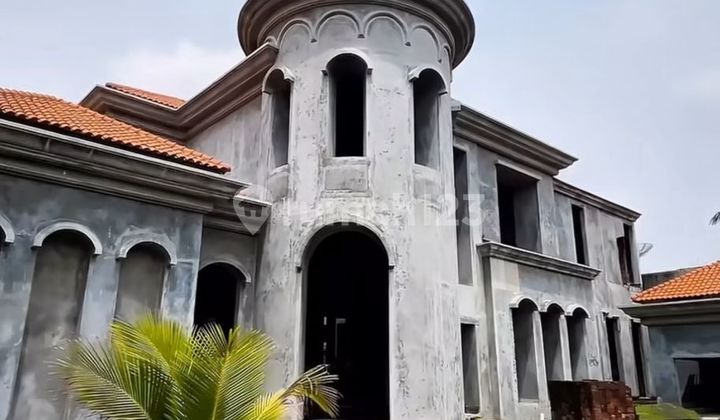 Rumah 2 Lantai Bagus Classic HGB di Graha Famili Golf View 2