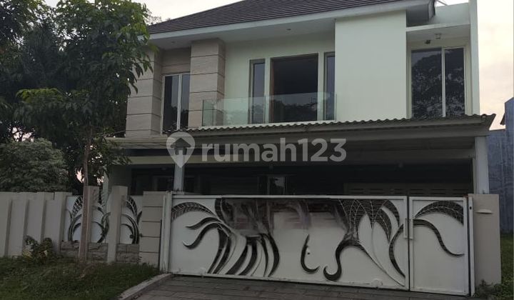 Rumah 2 Lantai Bagus SHM di Citraland Woodland Siap Huni