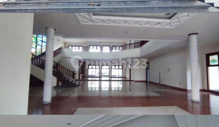 Rumah Komersial Area Bagus Luas HGB di Raya Kertajaya 2