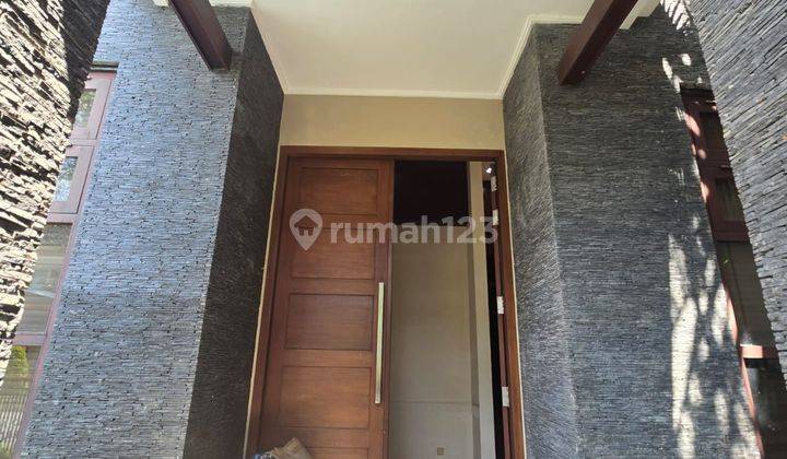 Rumah 2 Lantai Bagus HGB di Graha Famili Minimali Siap Huni 2