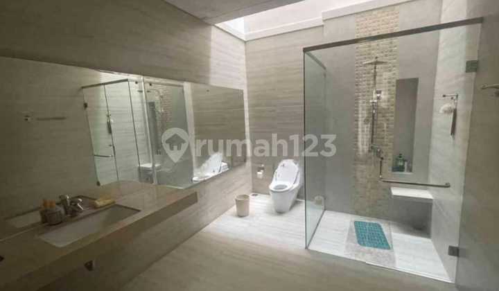 Rumah 2 Lantai Bagus Minimalis Modern di Graha Famili Siap Huni 2