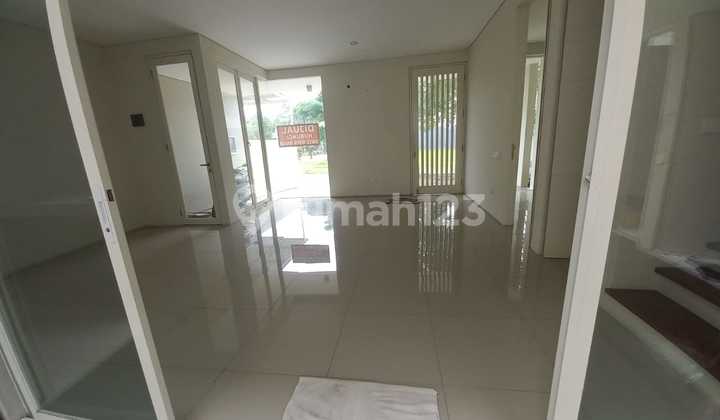 Rumah 2 Lantai Bagus di Citraland Taman Puspa Raya