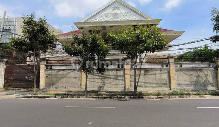 Rumah Komersial Area Bagus Luas HGB di Raya Kertajaya