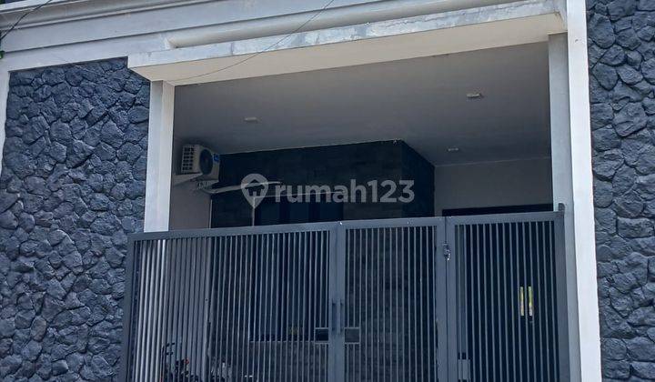 Rumah 2 Lantai Baru SHM di Jemur Andayani Siap Huni 1