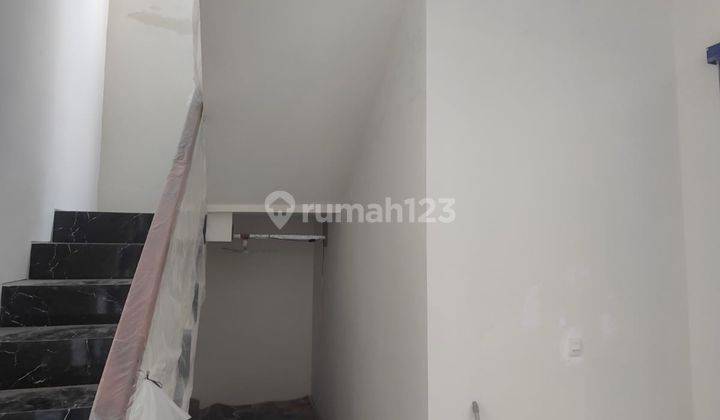 Rumah 2 Lantai Baru SHM di Wisama Permai Barat Siap Huni 2