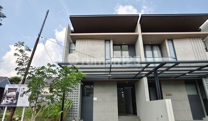 Rumah 2 Lantai Bagus di Citraland Northwest Boulevard Jalan Raya