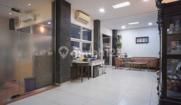 Rumah Bagus di Jl Trunojoyo Lokasi Pusat Kota Strategis 2