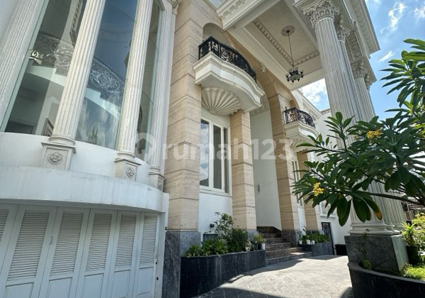 Rumah 2 Lantai Bagus SHM di Pakuwon Indah Classic Full Marmer