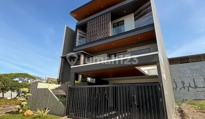 Rumah 3 Lantai Baru Luxury di Citraland Siap Huni Rumah 3 Lantai Baru Luxury di Citraland Siap Huni