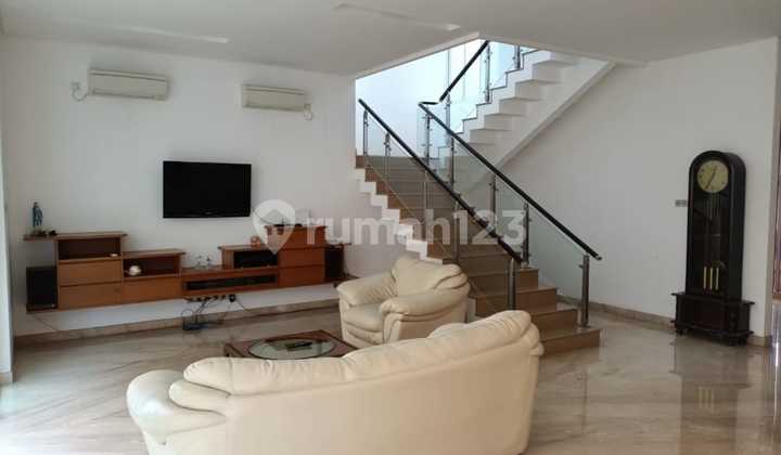 Rumah 2 Lantai Bagus SHM di Graha Famili Siap Huni 2