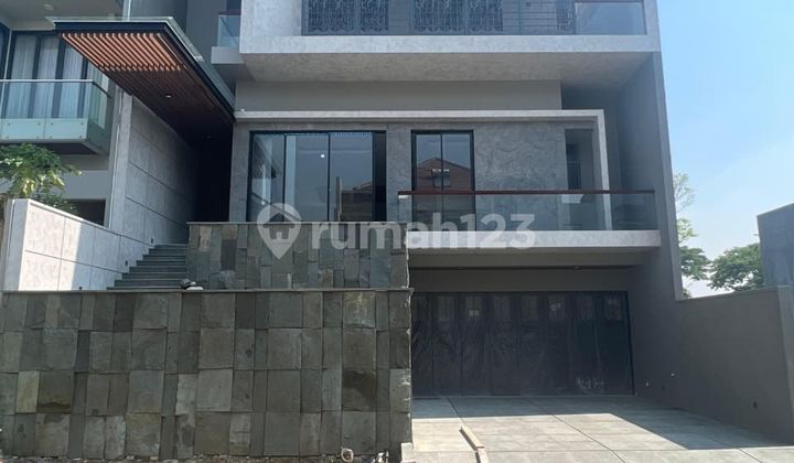 New 3-Story High Spec House at Citraland Waterfront