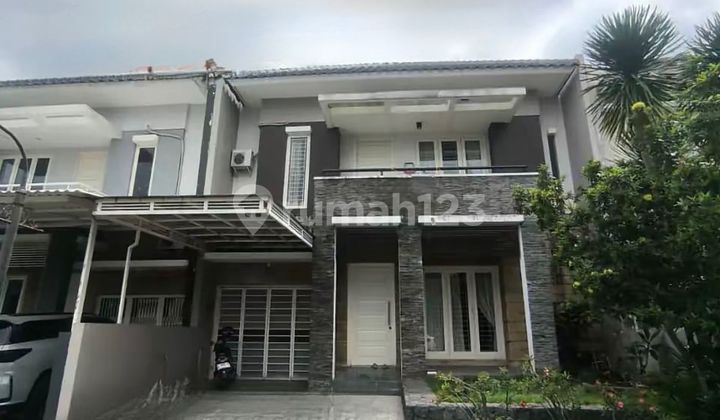 Rumah 2 Lantai Bagus SHM di Citraland Royal Park