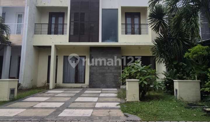 Rumah 2 Lantai Bagus HGB di Pakuwon Indah Siap Huni 1