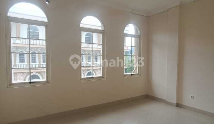 Ruko Sentra Niaga Green Lake City, Ukuran 4,5x15, 3,5 Lantai AC 4