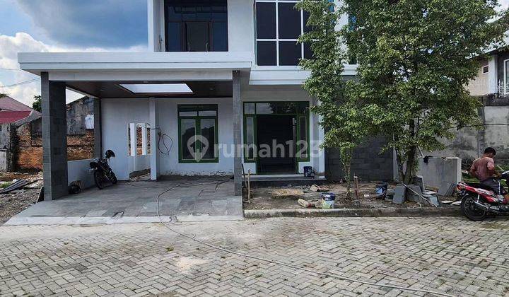 Rumah 2 Lantai di Jalan Sukajadi 1