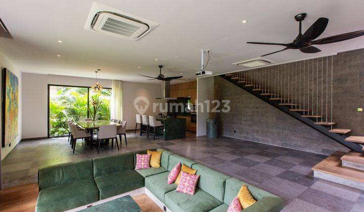 Leasehold - Charming 4-Bedroom Villa Near Canggu Bali - Prime Location & Modern Amenities! 2